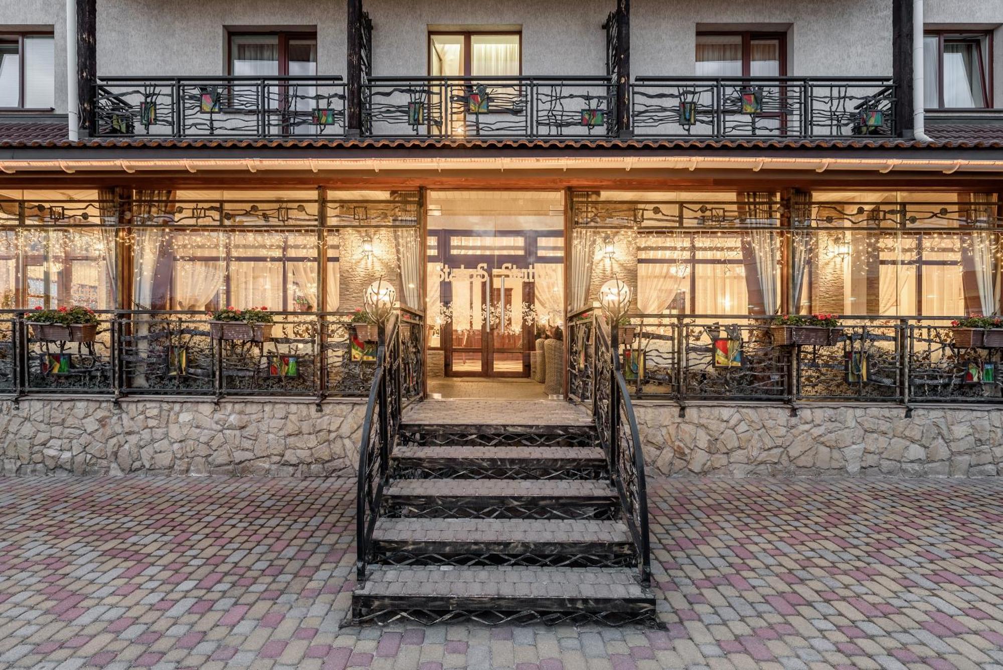 Status Hotel Malekhuv Luaran gambar